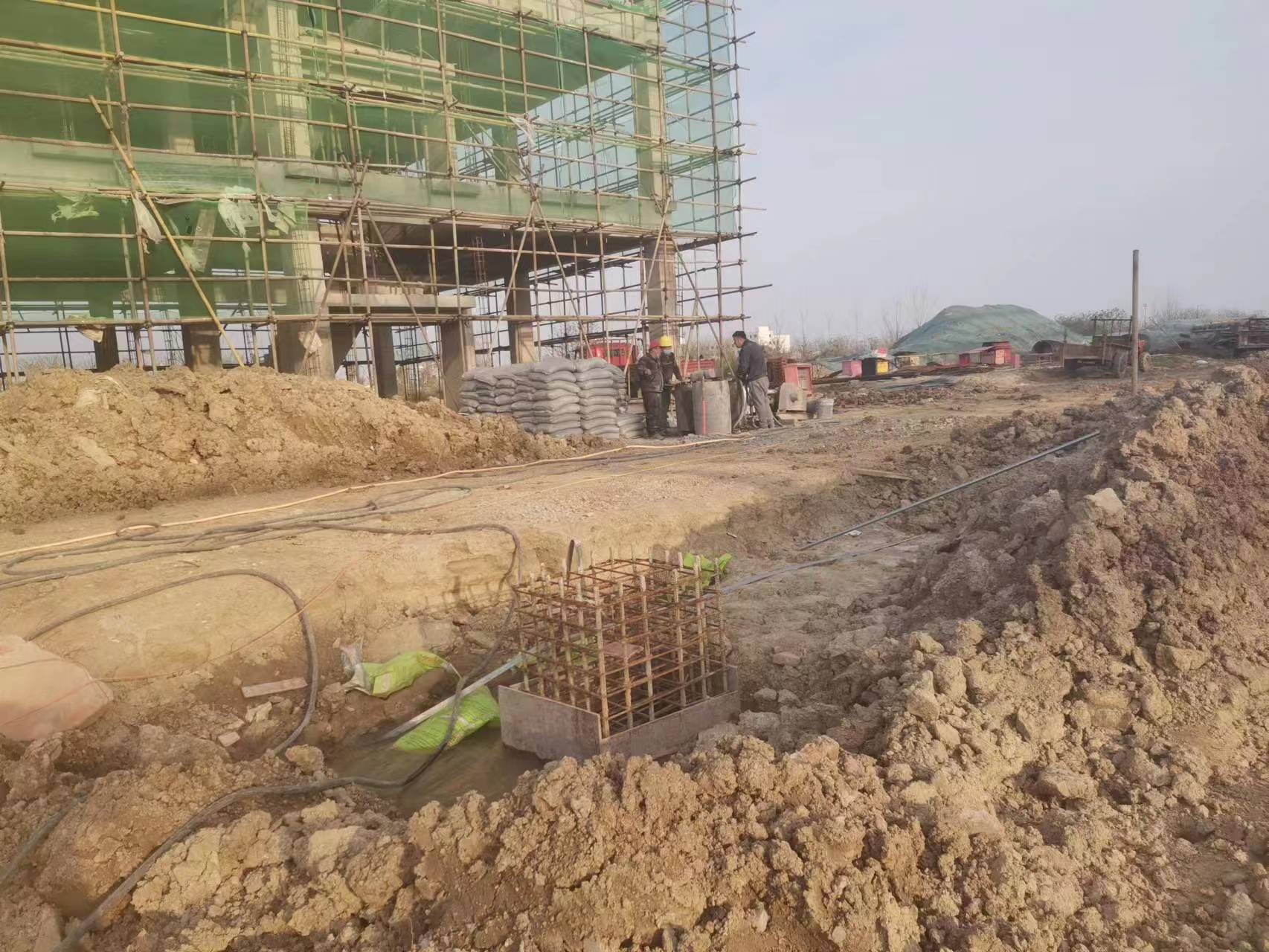 鹤城当桥梁出现裂缝的时候应该及时加固修补